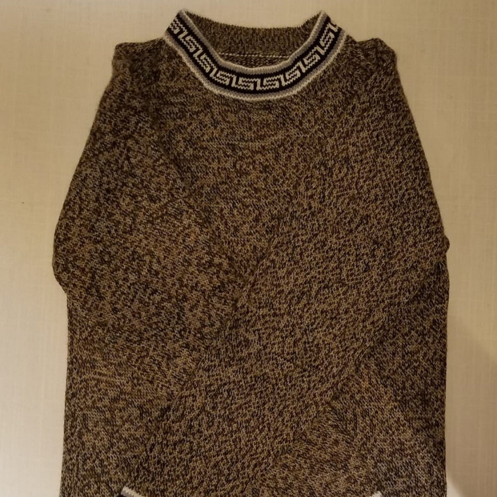 Aplaca sweater